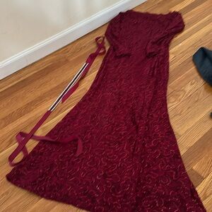 DUUL•CE women maxi dress, maroon color size small long sleeve